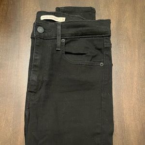 Levi’s Mile High Super Skinny Jeans in Black size 28